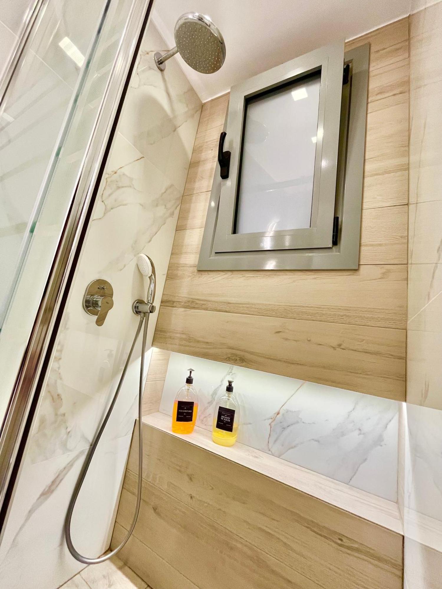 Blueline Apartment 2 Loutraki  Ngoại thất bức ảnh
